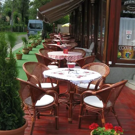 Hermina Panzio Couette-café
