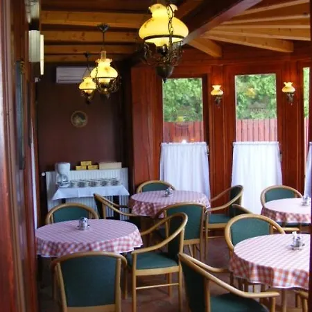 Hermina Panzio Couette-café 4*